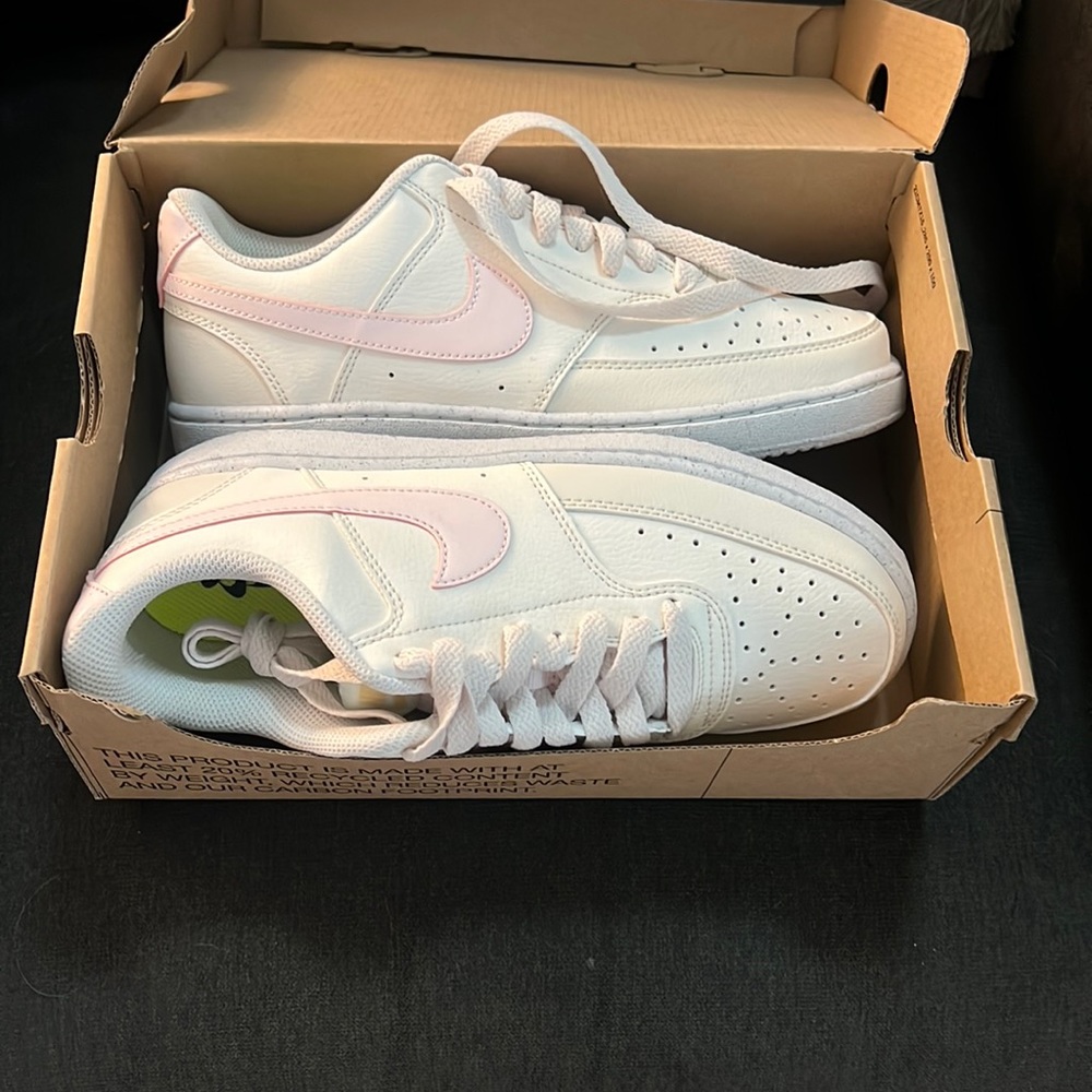 Nike shoes,sized womens 8.5,white base w/ light pink check and light purple rim